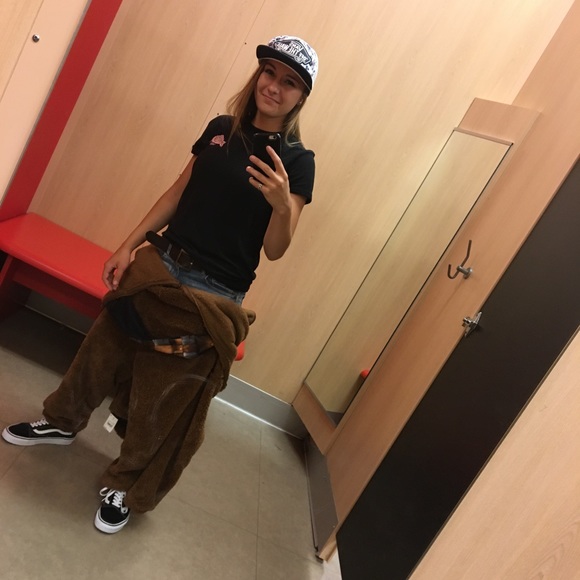 Meet your Posher, MacKenzie - Picture 6 of 8